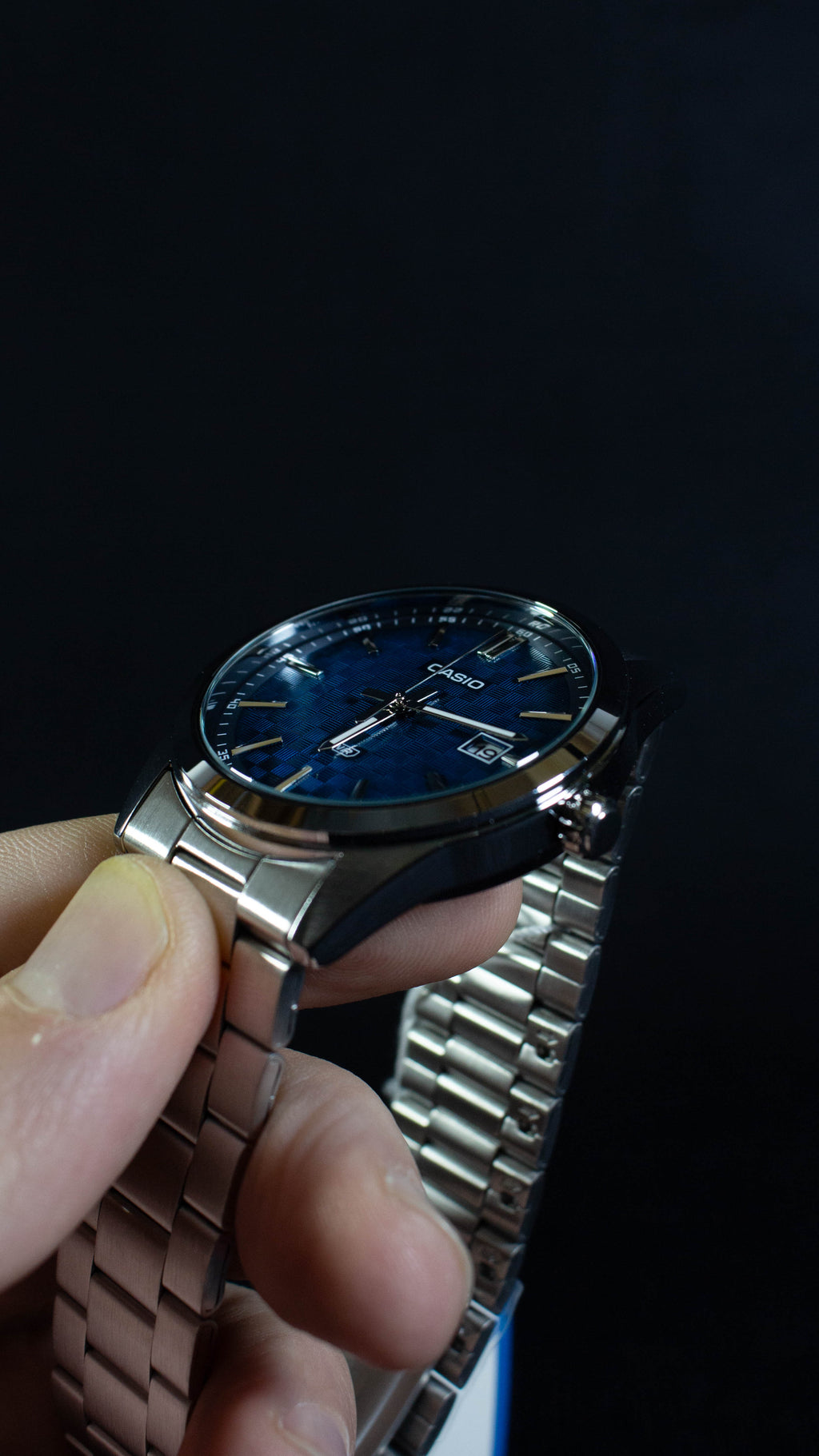 Casio MTP-VD03D-2A2 Turquoise Edition