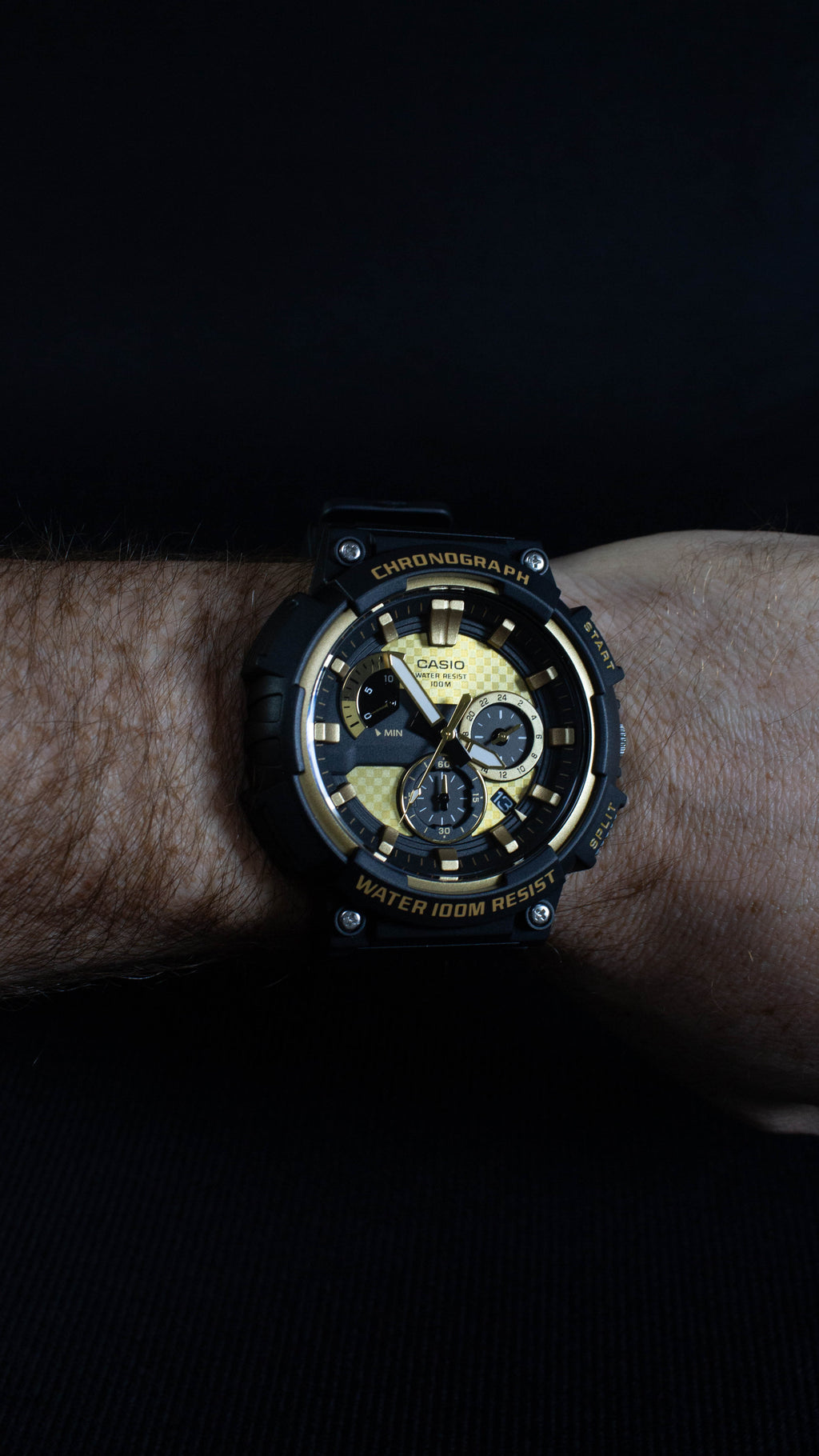 Casio MCW-200H-9AVCF Gold