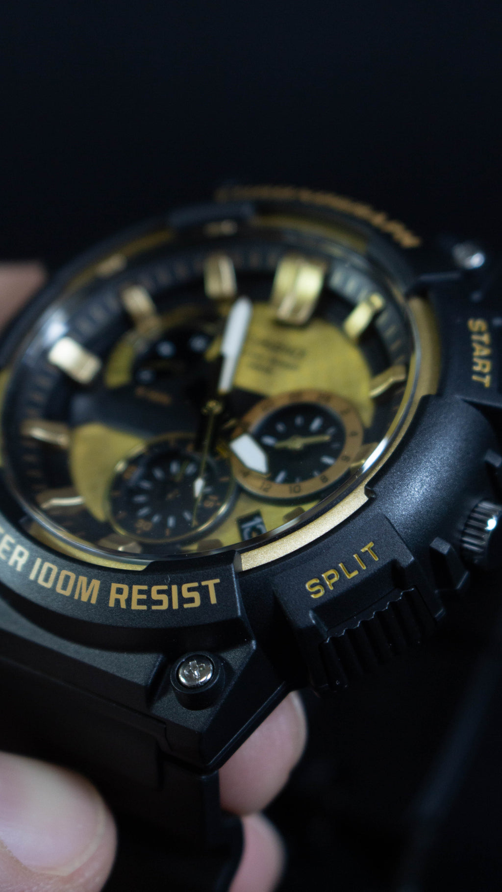 Casio MCW-200H-9AVCF Gold
